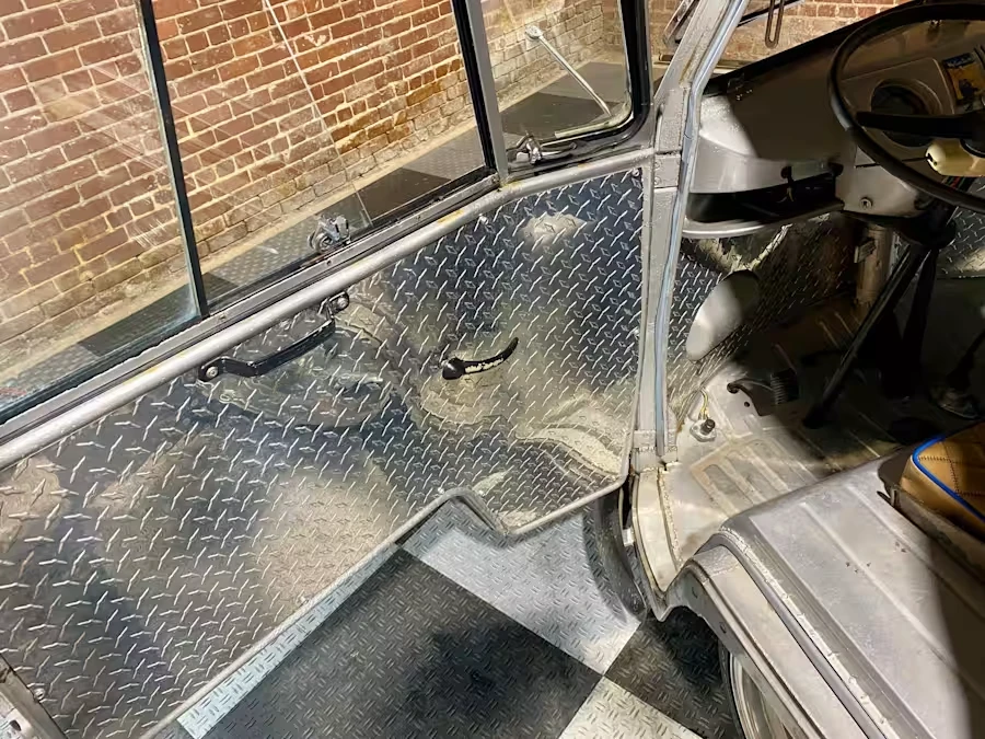 1961 Volkswagen Split-Window Bus - Image 15 of 16