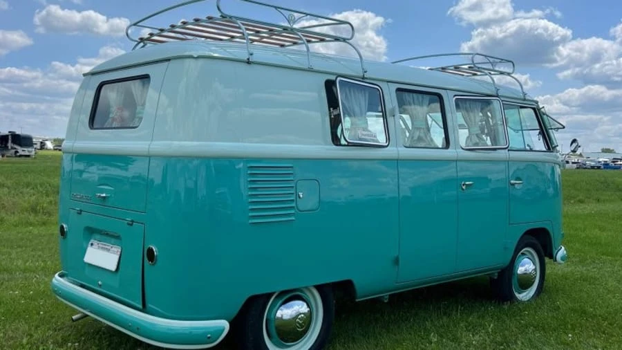 1961 Volkswagen Split-Window Camper - Image 24 of 31