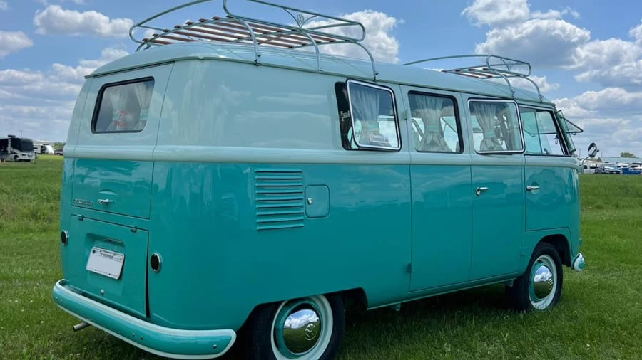 1961 Volkswagen Split-Window Camper - Image 3 of 31