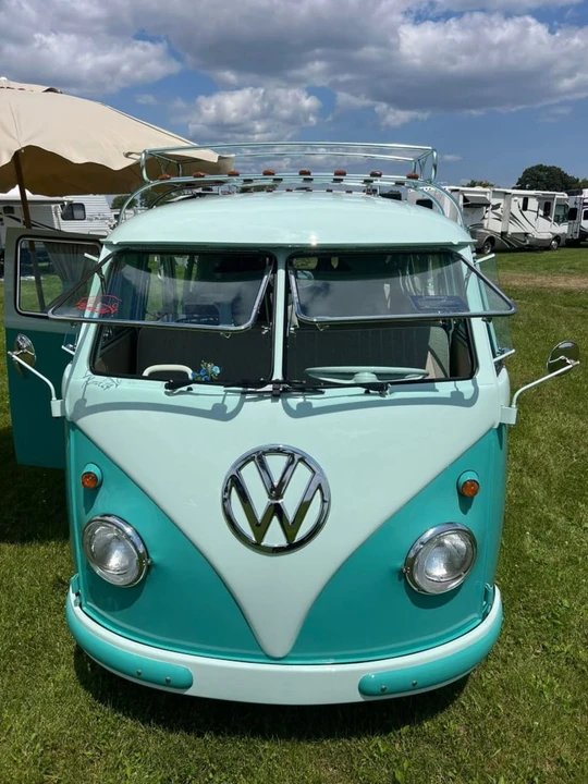1961 Volkswagen Split-Window Camper - Image 27 of 31