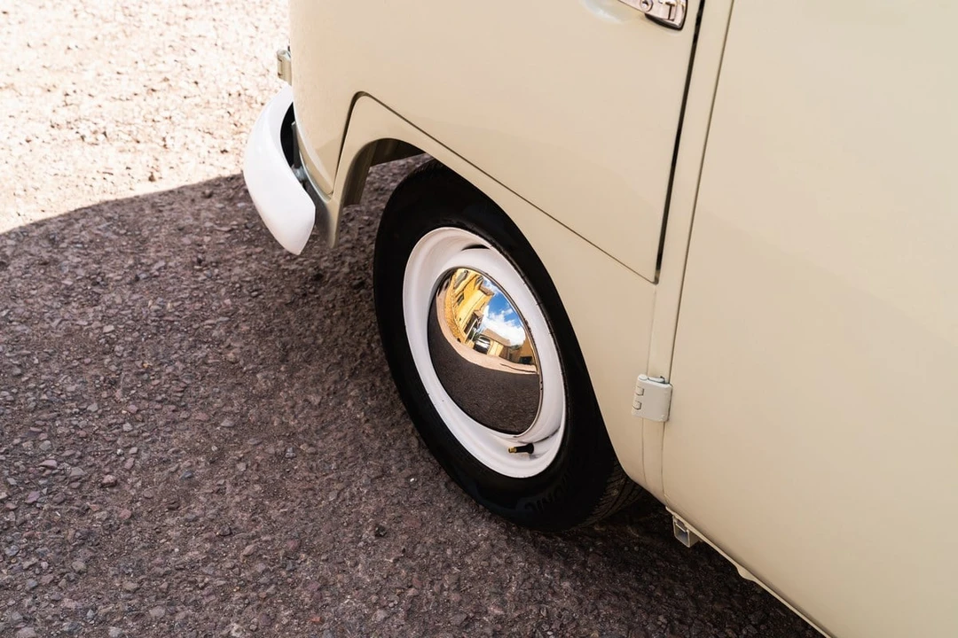 1961 Volkswagen Split-Window Camper - Image 27 of 30