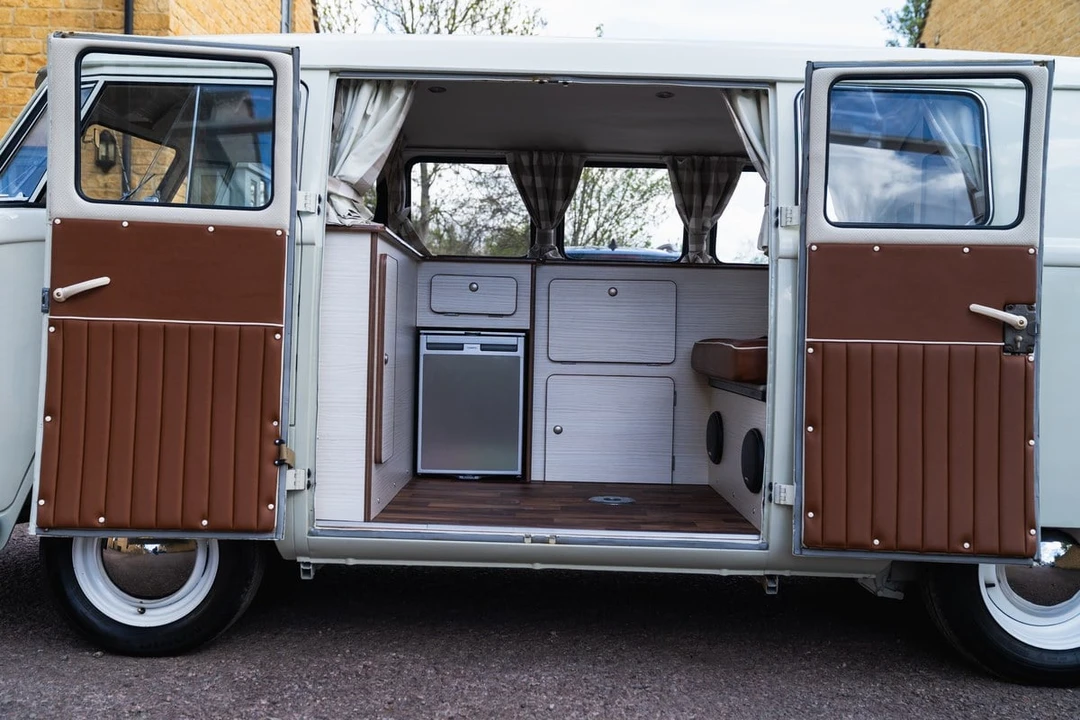 1961 Volkswagen Split-Window Camper - Image 10 of 30