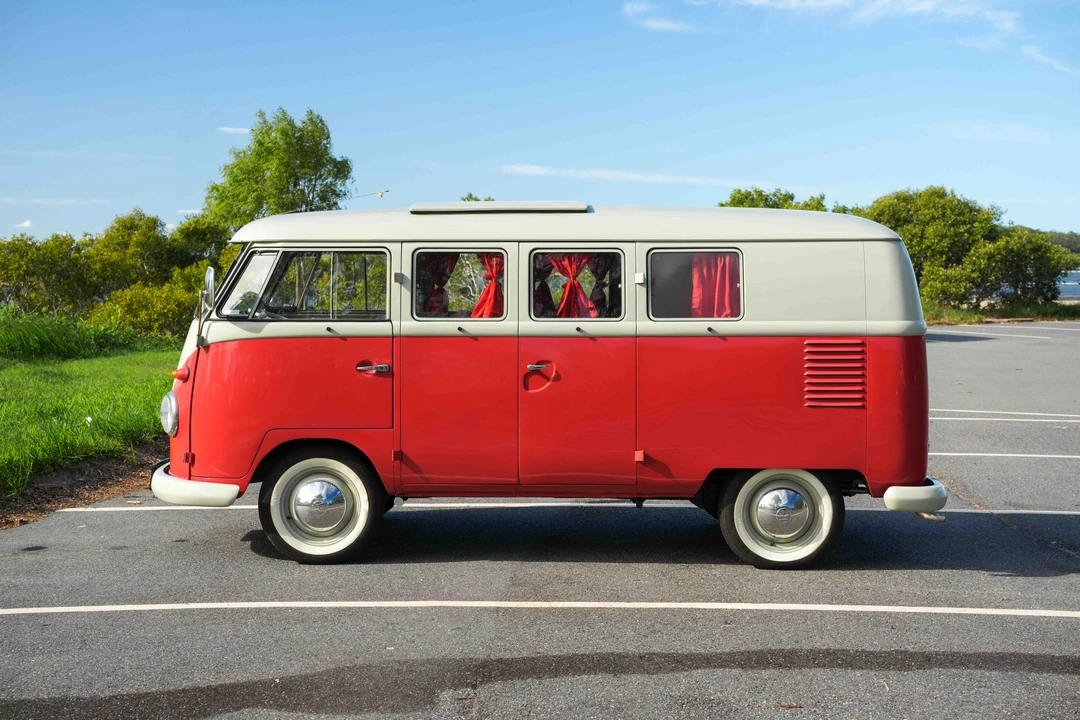 1961 Volkswagen Split-Window Camper - Image 8 of 31