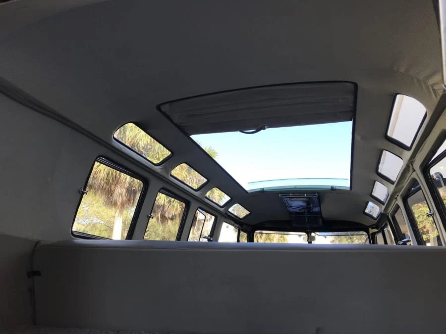 1961 Volkswagen Split-Window Bus - Image 7 of 12