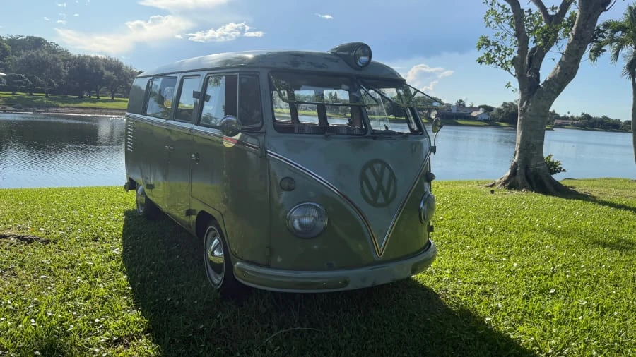 1961 Volkswagen Split-Window Bus - Image 4 of 13