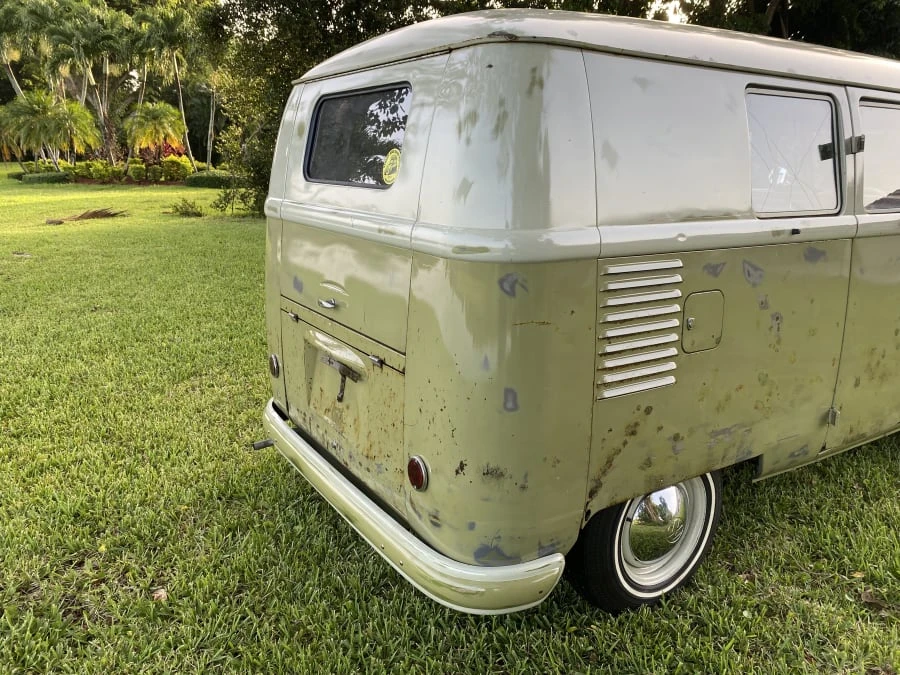 1961 Volkswagen Split-Window Bus - Image 5 of 11