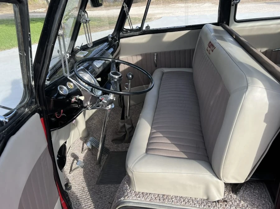 1961 Volkswagen Split-Window Bus - Image 6 of 8