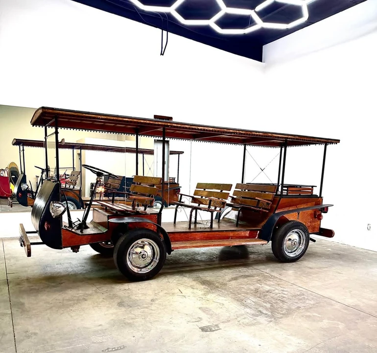 1961 Volkswagen Split-Window Bus - Image 10 of 15