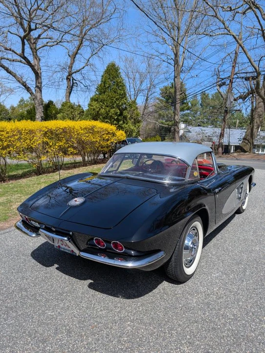 1961 Chevrolet Corvette C1 - Image 9 of 10