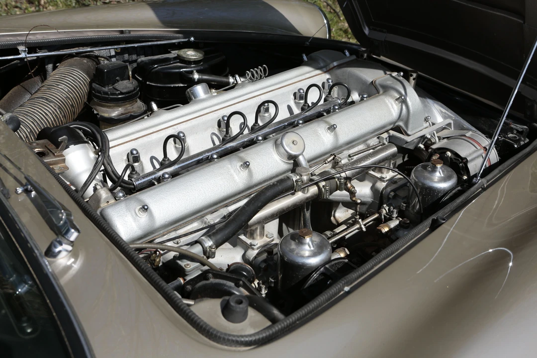 1962 Aston Martin DB4 Convertible - Image 29 of 31