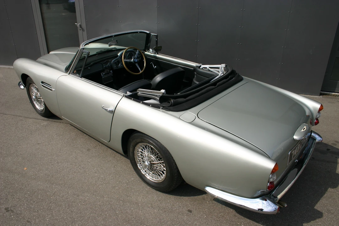 1962 Aston Martin DB4 Convertible - Image 2 of 6