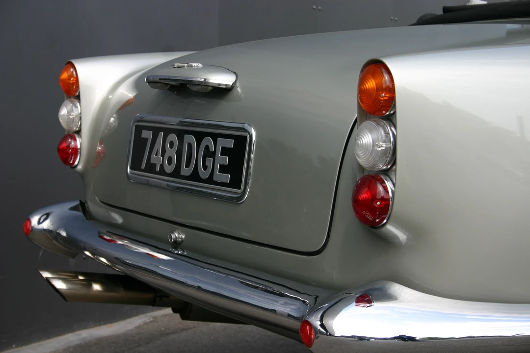 1962 Aston Martin DB4 Convertible - Image 5 of 6