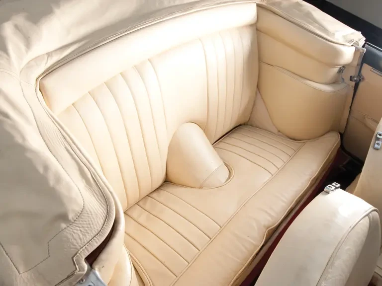 1962 Aston Martin DB4 Convertible - Image 9 of 12