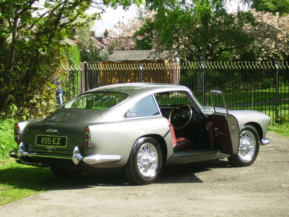 1962 Aston Martin DB4 - Image 6 of 6