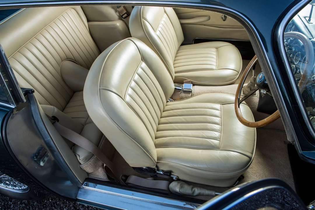 1962 Aston Martin DB4 Vantage - Image 27 of 31