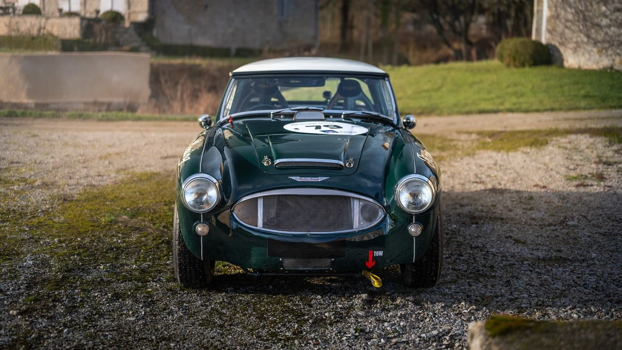 1962 Austin-Healey 3000 Mark II - Image 2 of 31