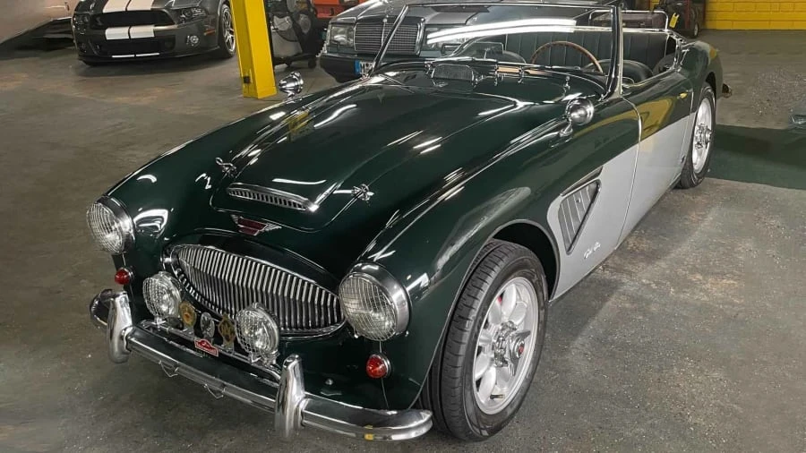 1962 Austin-Healey 3000 Mark II - Image 2 of 12