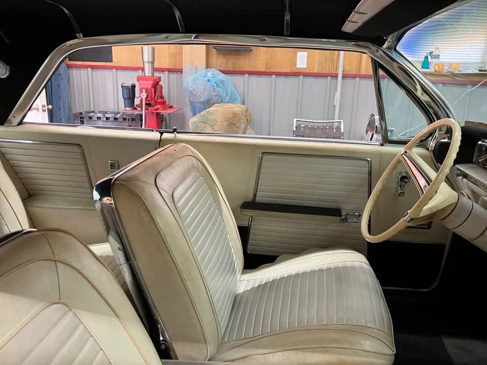 1962 Buick Wildcat - Image 8 of 9