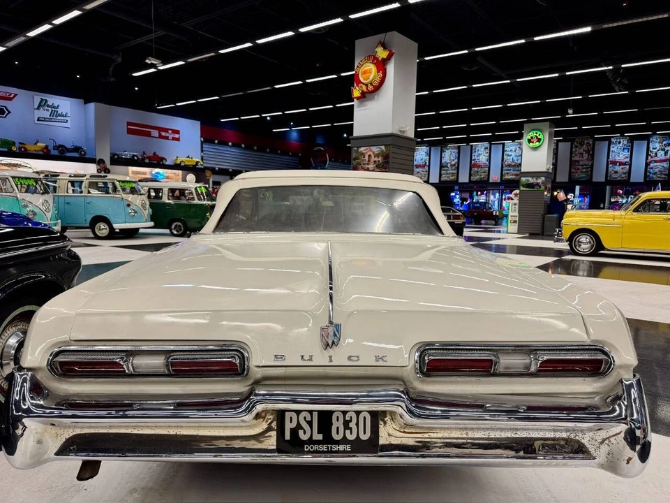1962 Buick Electra - Image 13 of 31
