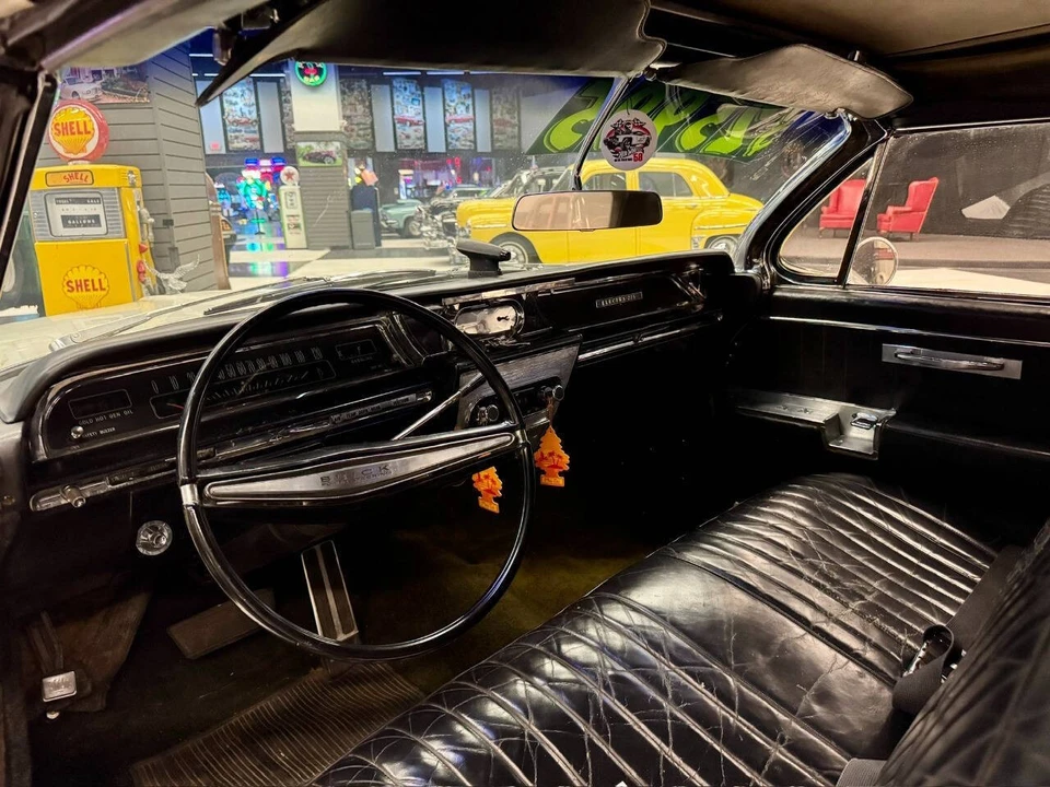 1962 Buick Electra - Image 17 of 31