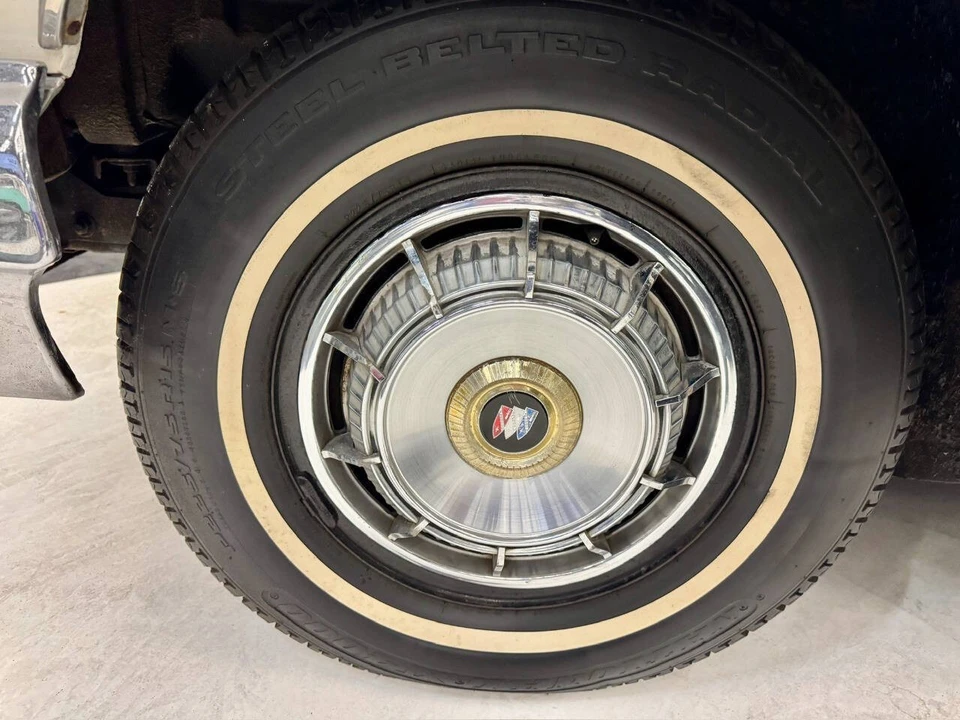 1962 Buick Electra - Image 29 of 31