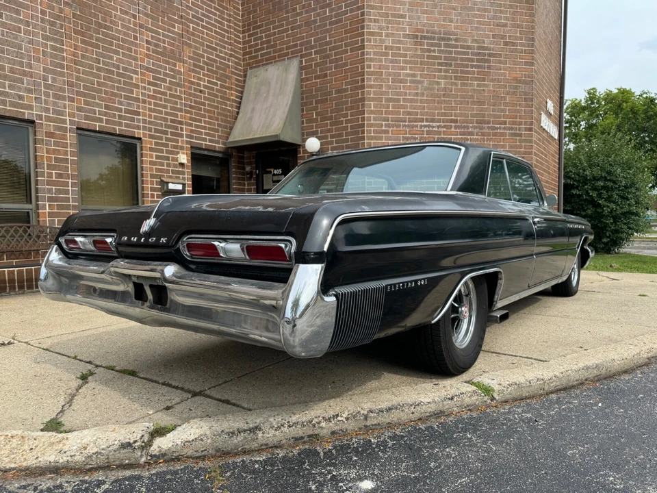 1962 Buick Electra - Image 10 of 31