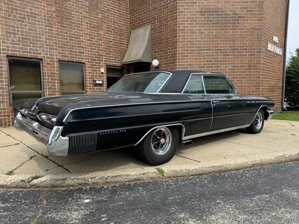 1962 Buick Electra - Image 9 of 31