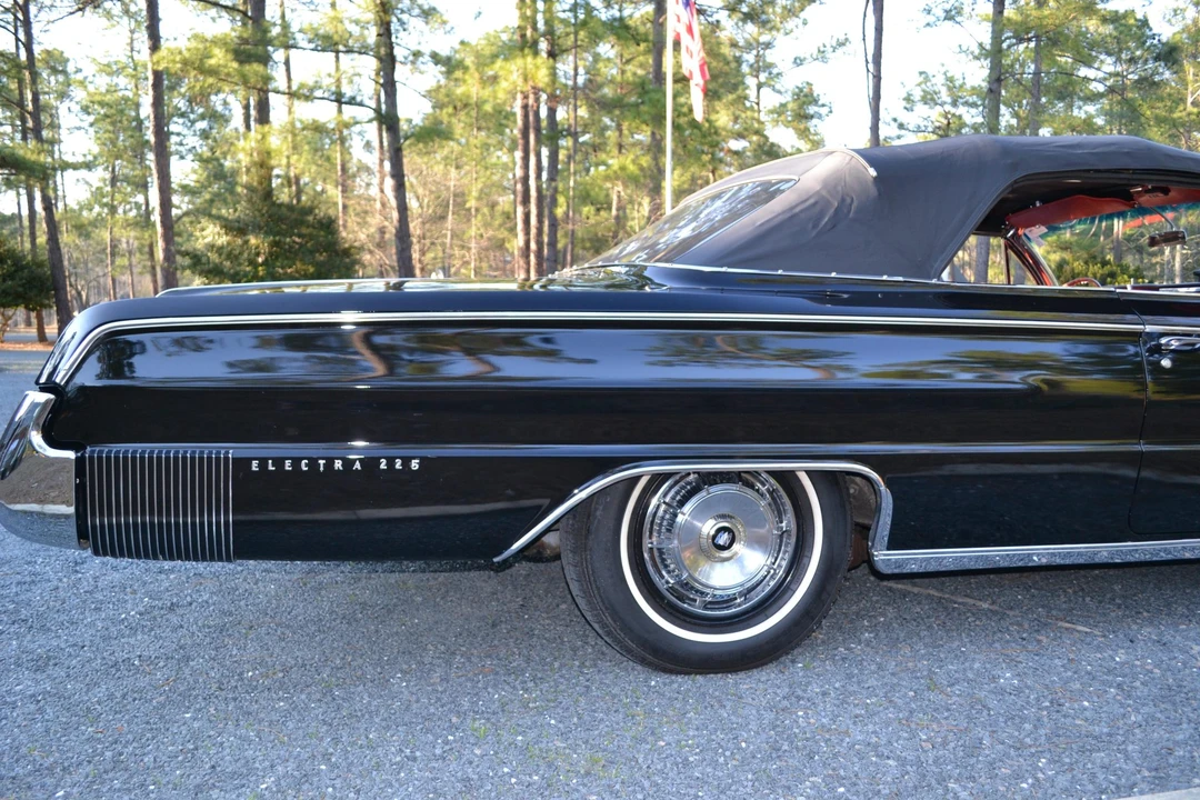 1962 Buick Electra - Image 16 of 31