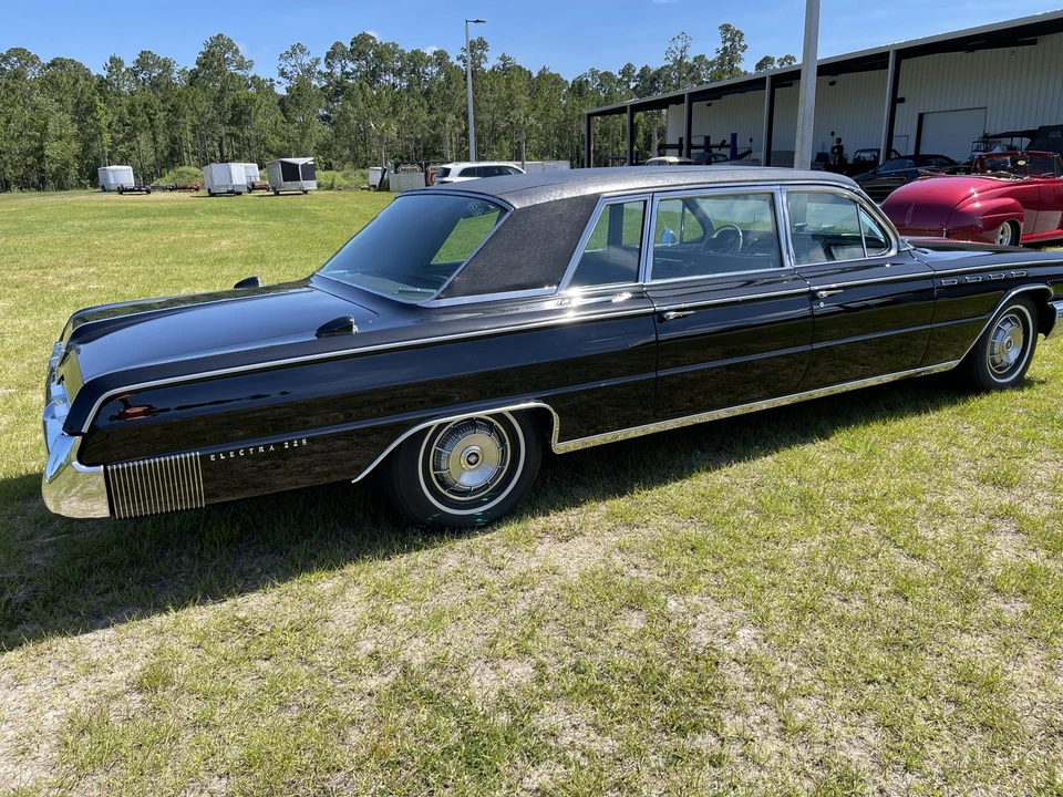1962 Buick Electra - Image 4 of 31