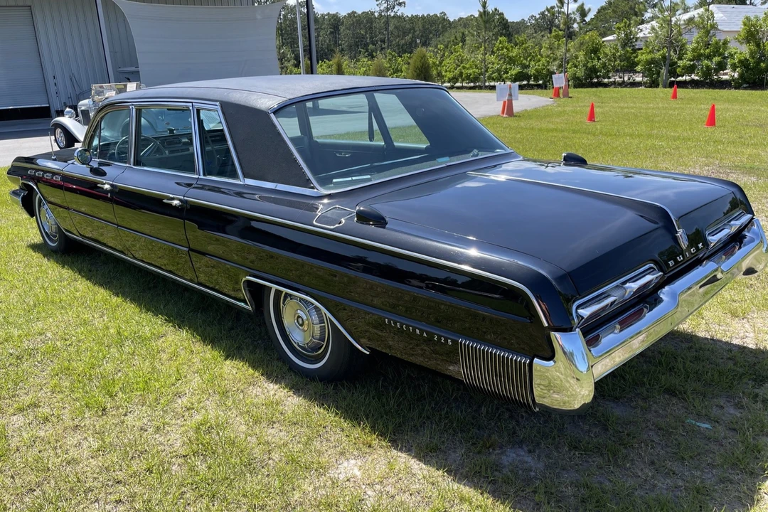 1962 Buick Electra - Image 6 of 31