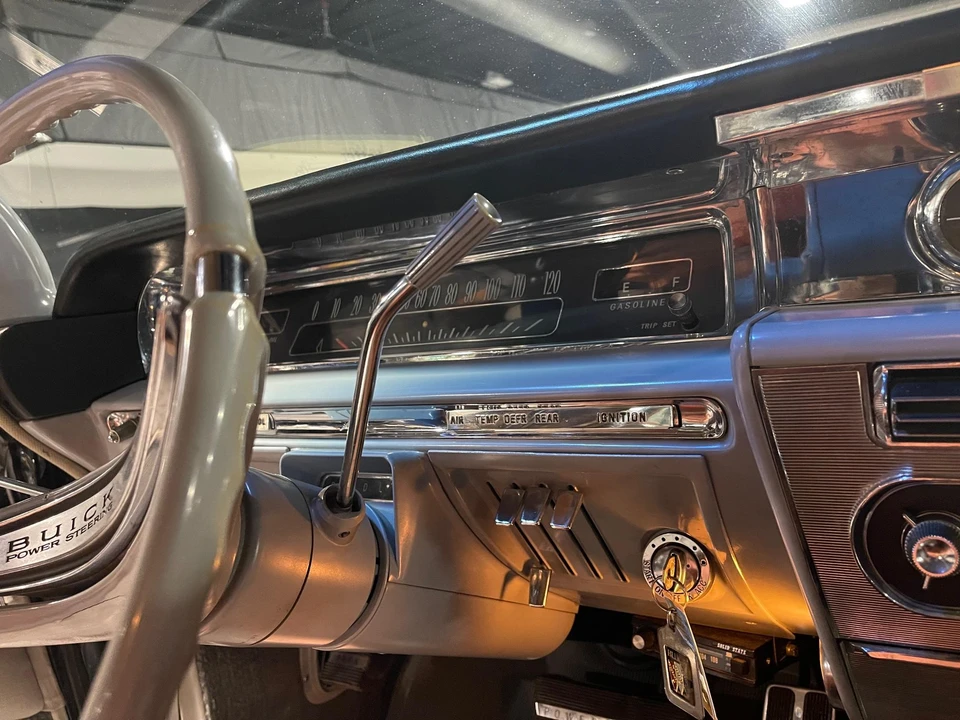 1962 Buick Electra - Image 25 of 31