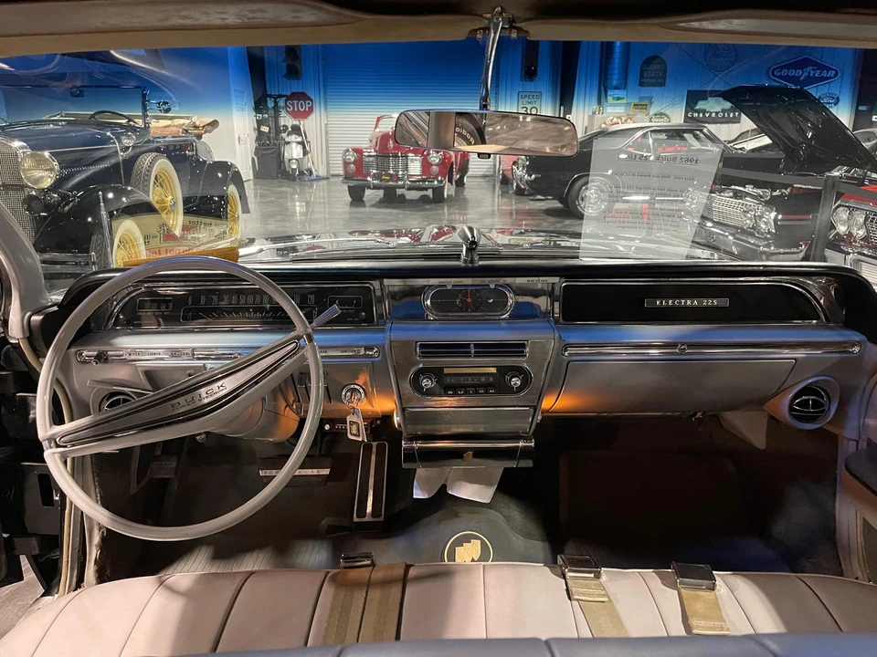 1962 Buick Electra - Image 31 of 31