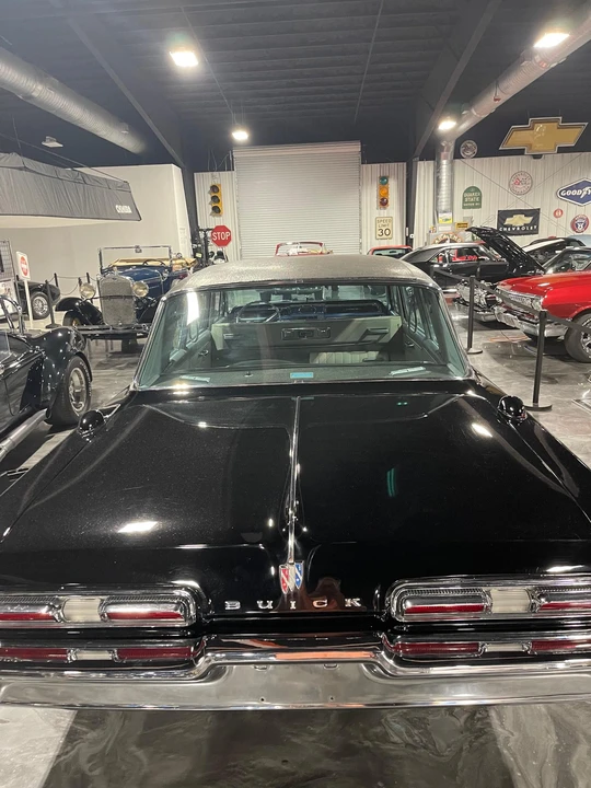 1962 Buick Electra - Image 11 of 31