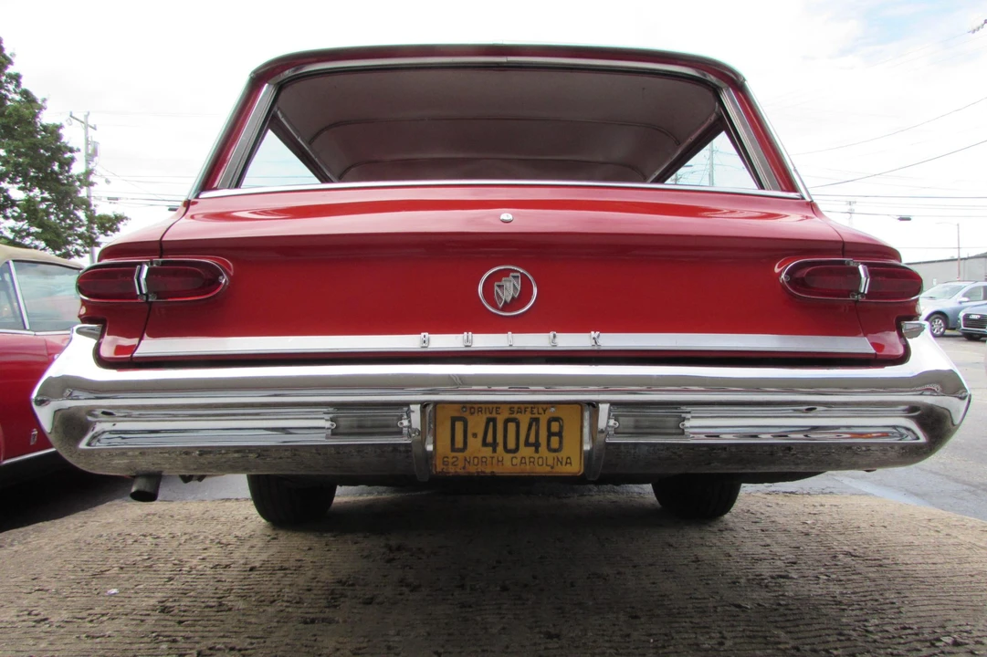 1962 Buick Invicta - Image 14 of 31