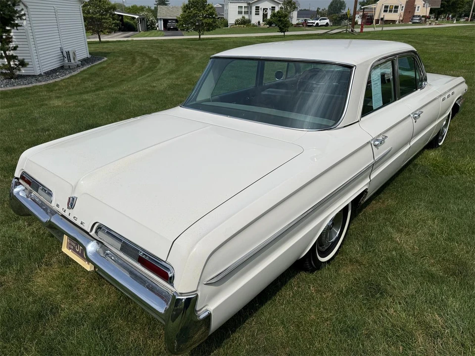 1962 Buick LeSabre - Image 15 of 31