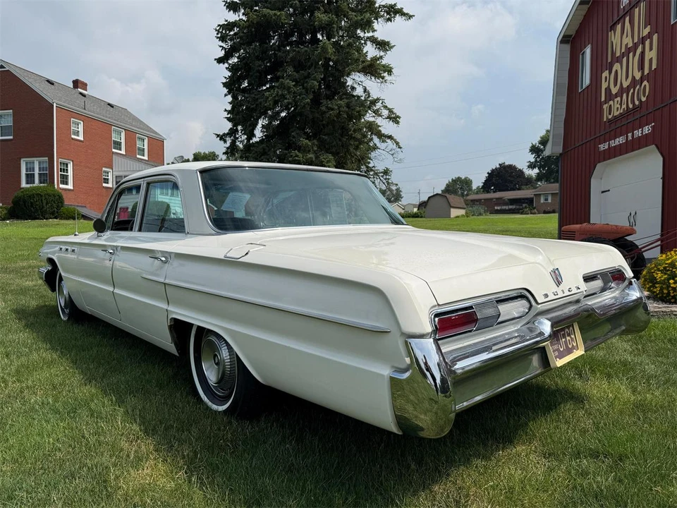 1962 Buick LeSabre - Image 20 of 31