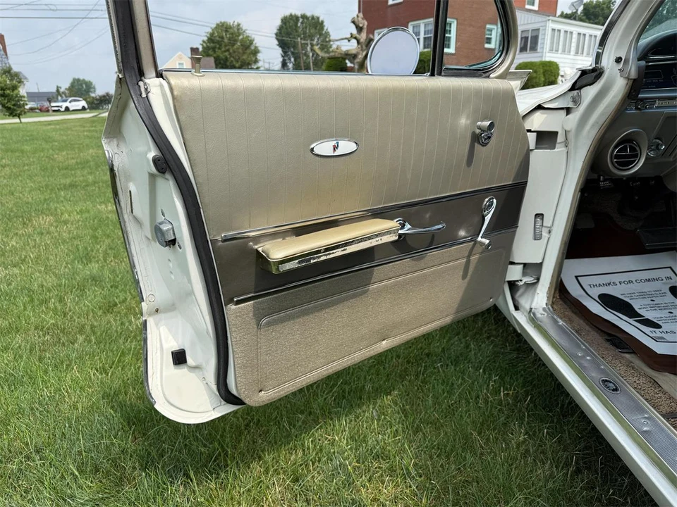 1962 Buick LeSabre - Image 30 of 31