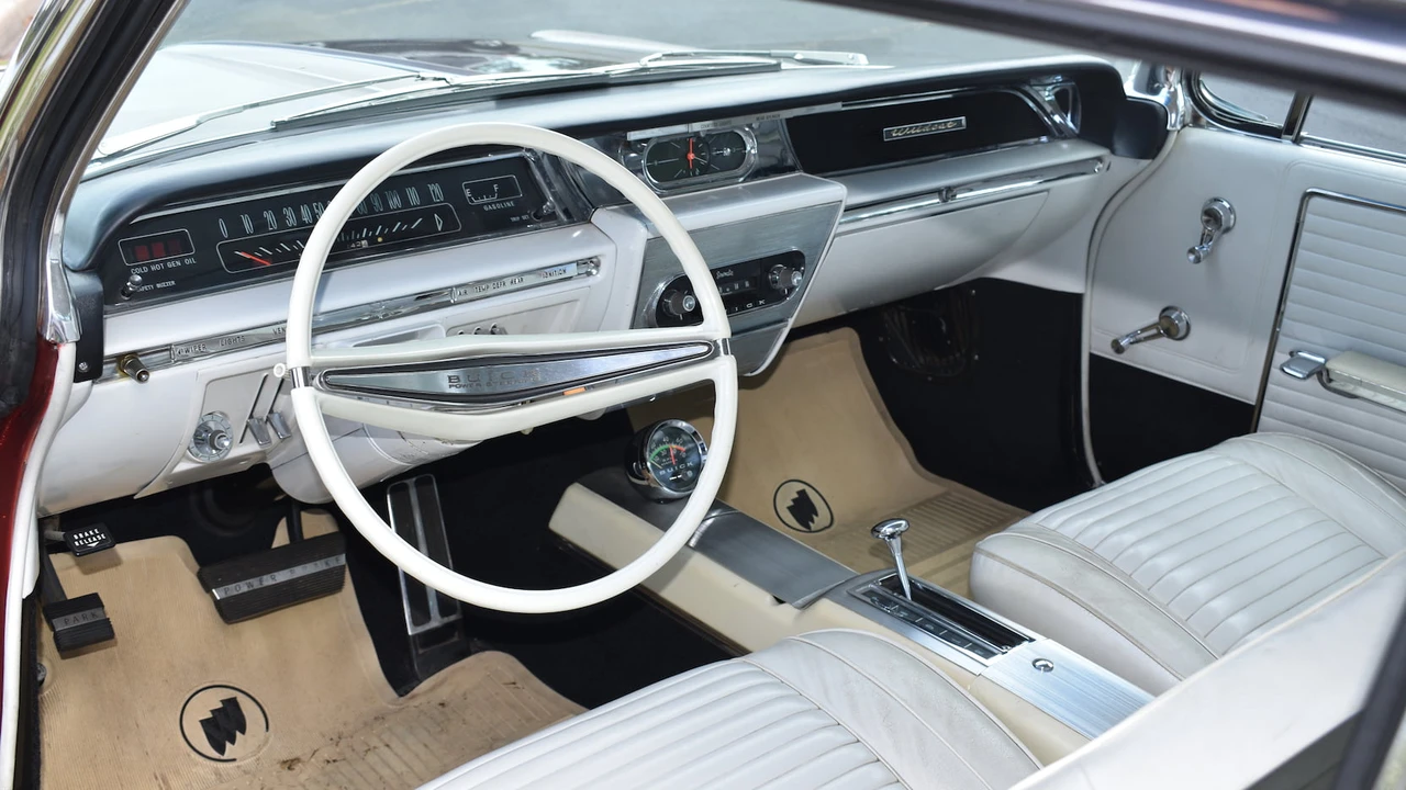 1962 Buick Wildcat - Image 3 of 8