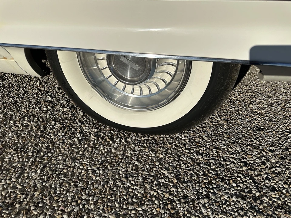 1962 Cadillac Series 62 6th Gen - Image 16 of 21
