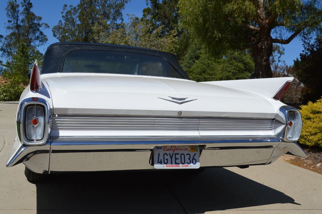 1962 Cadillac Series 62 6th Gen - Image 9 of 31