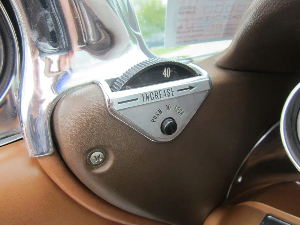 1962 Cadillac Series 62 6th Gen - Image 23 of 31