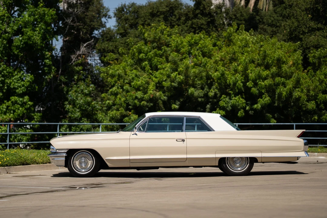 1962 Cadillac Series 62 6th Gen - Image 9 of 31