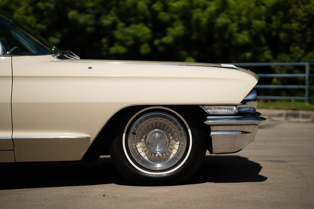 1962 Cadillac Series 62 6th Gen - Image 24 of 31