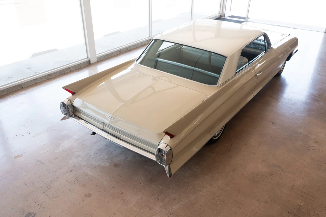 1962 Cadillac Series 62 6th Gen - Image 12 of 31