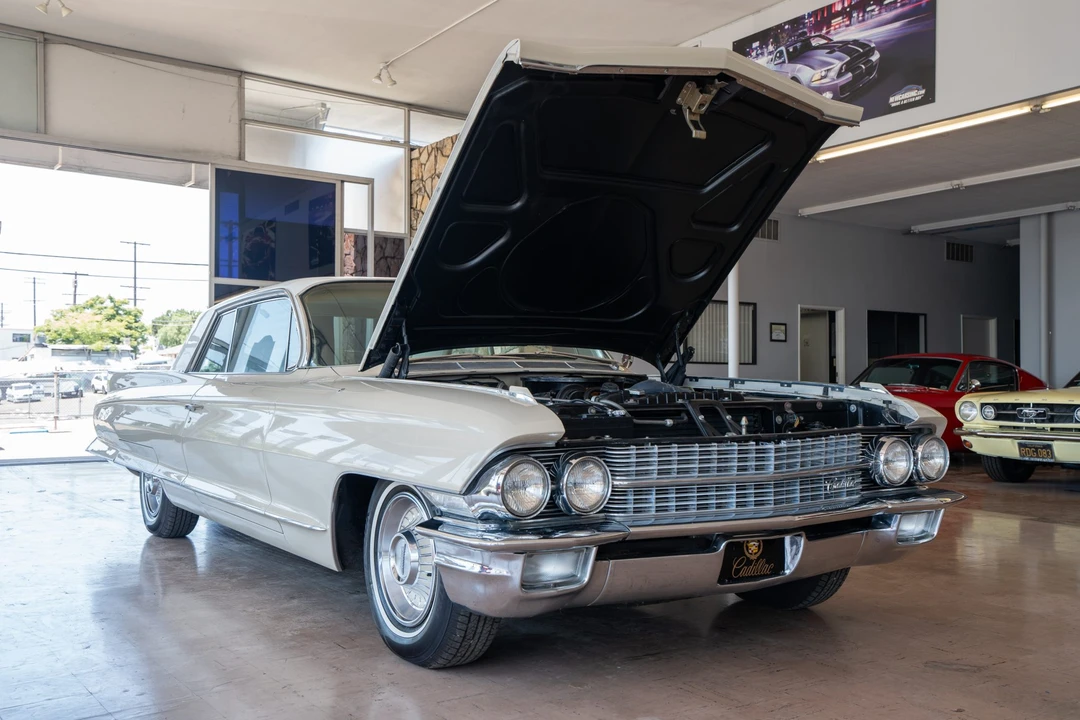1962 Cadillac Series 62 6th Gen - Image 14 of 31