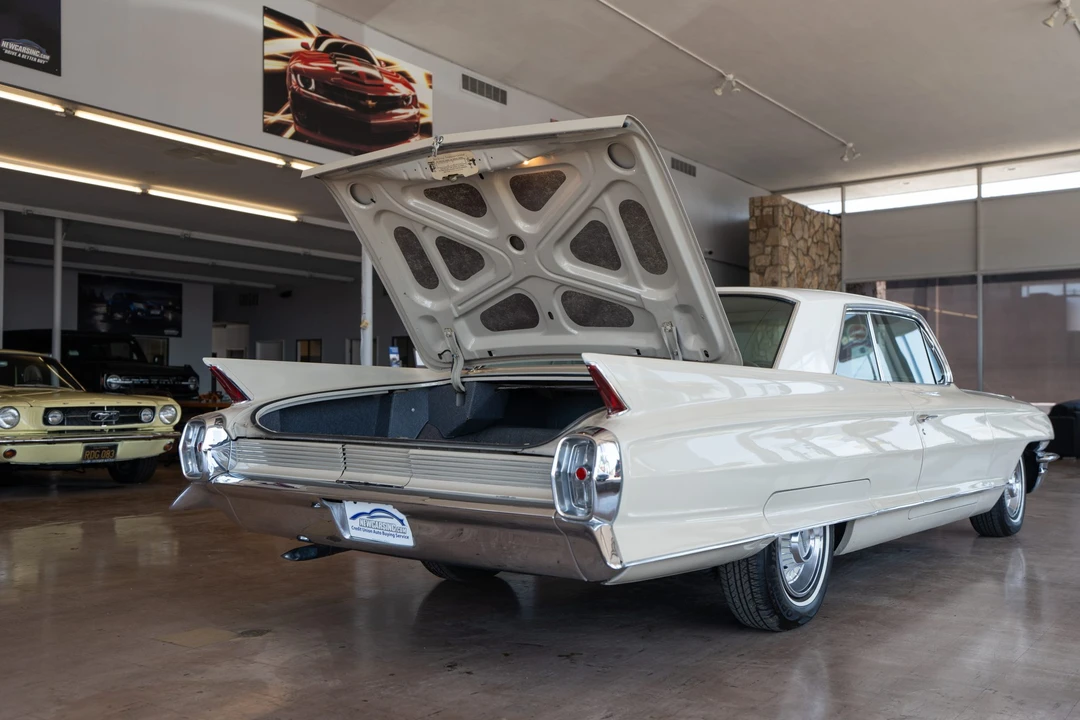 1962 Cadillac Series 62 6th Gen - Image 13 of 31