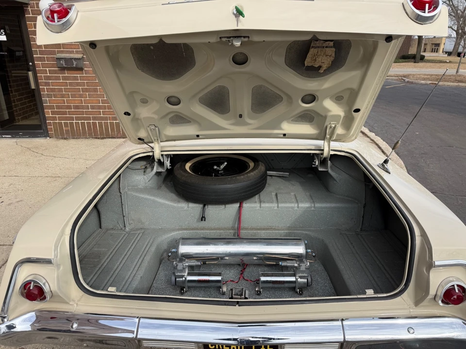 1962 Chevrolet - Image 20 of 31