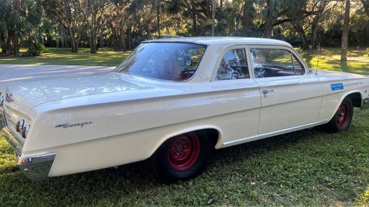 1962 Chevrolet Biscayne - Image 11 of 14