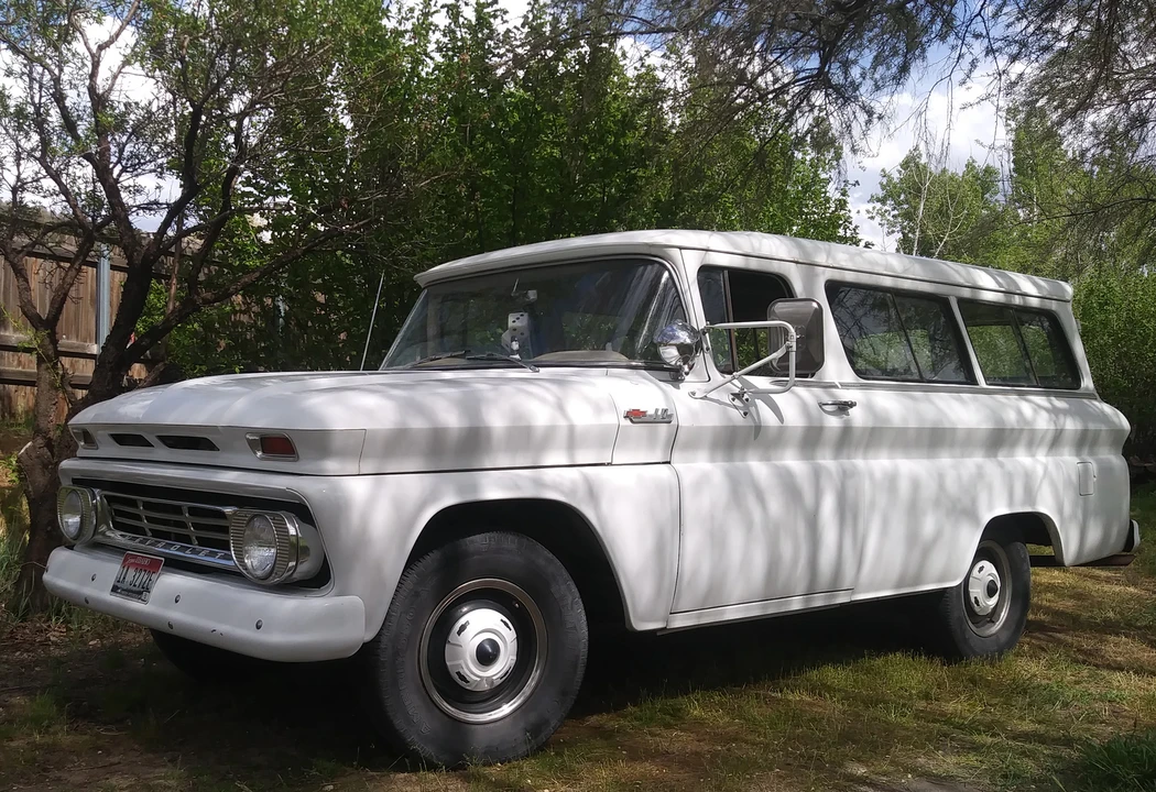 1962 Chevrolet Suburban 5th Gen - Image 2 of 31