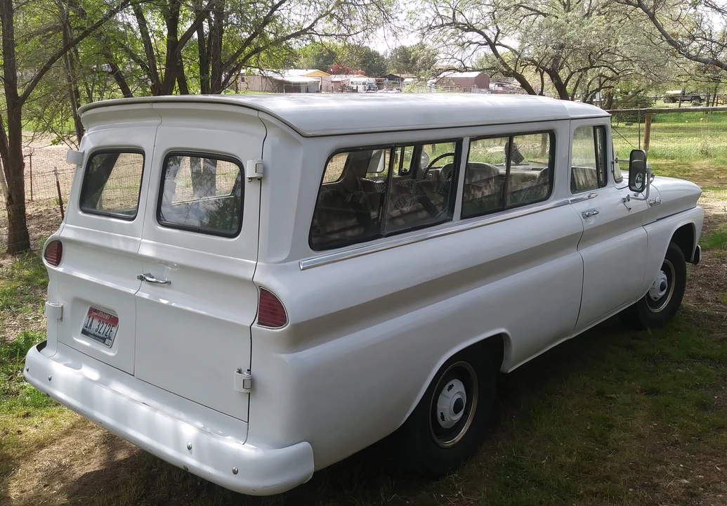 1962 Chevrolet Suburban 5th Gen - Image 4 of 31